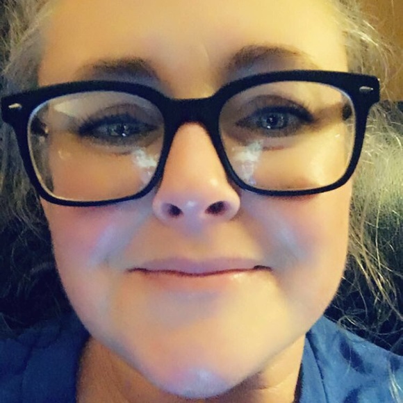 Meet your Posher, Andrea - Picture 3 of 3